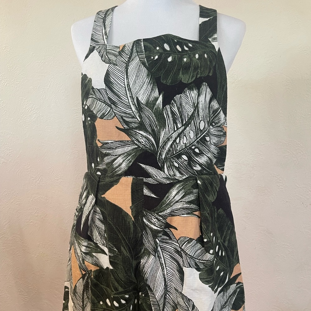 Topshop plant print romper is size 10